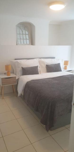 Evo C 2 Bed Apartment 2 Min Walk to Station longer stays available — 4-Star Luxury Hotel in Gravesend, United Kingdom