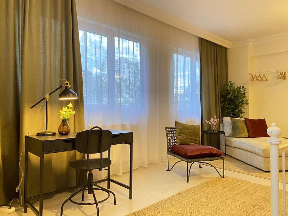 Missafir Modern Flat With Balcony on Bagdat Street — 4-Star Luxury Hotel in Istanbul, Turkey