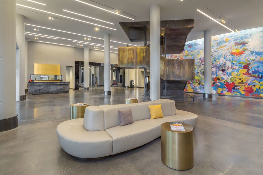The Summit Hotel — hotel in Cincinnati