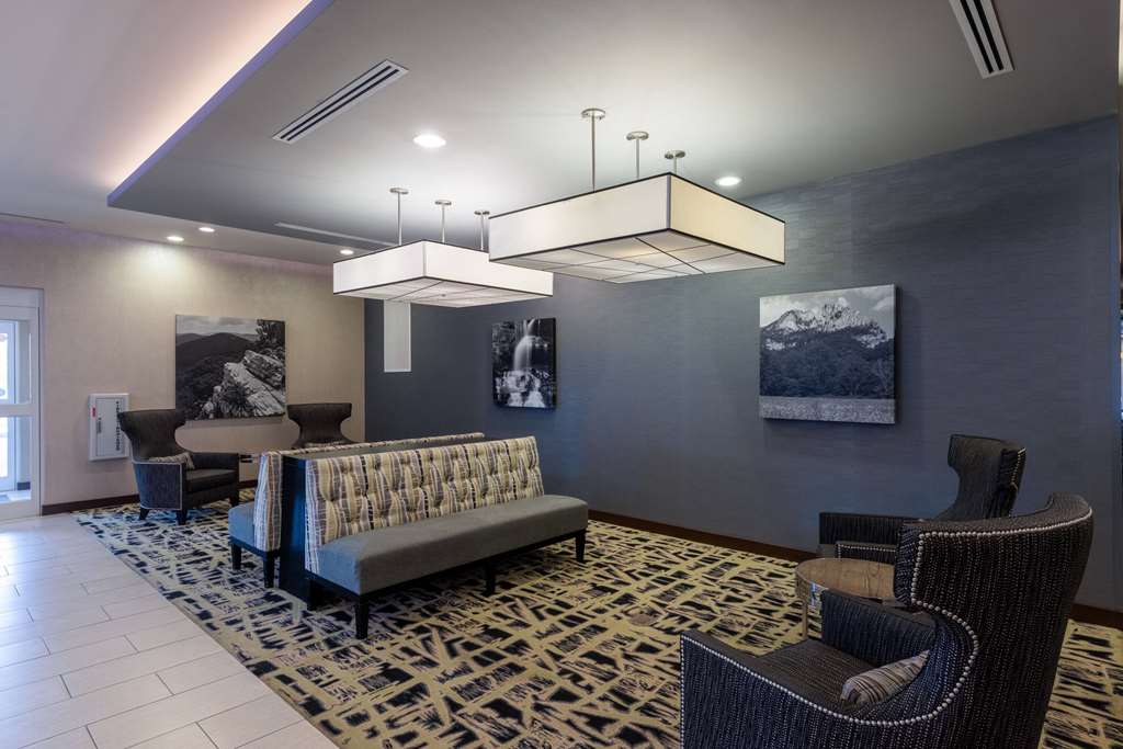 La Quinta Inn & Suites by Wyndham Morgantown - photo 8