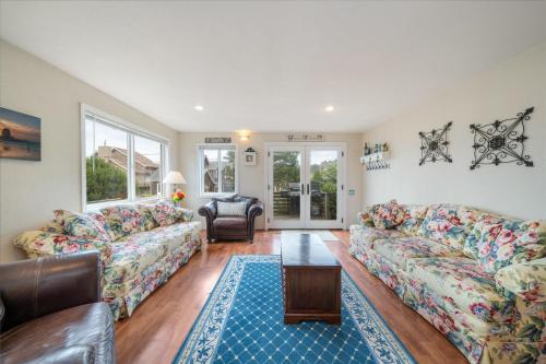 Sandpiper Beach House — 4-Star Luxury Hotel in Cannon Beach, United States