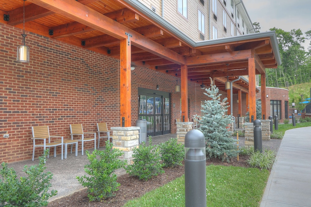 Hilton Garden Inn Pigeon Forge - photo 84