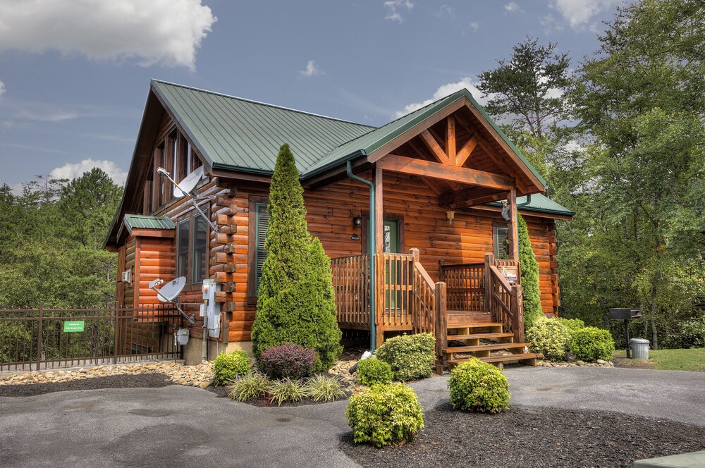Serenity Now #370 — 4-Star Luxury Hotel in Pigeon Forge, United States