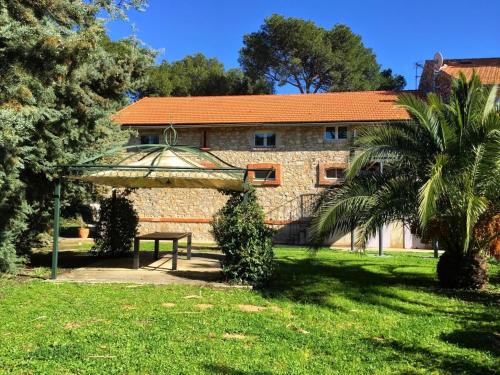 Les figuiers — hotel in La Londe-Les-Maures