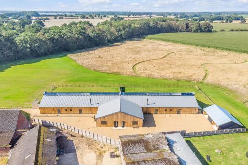Sandy Barn Brand New Barn Conversion - last minute hotel in Norwich