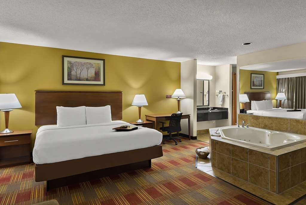 Best Western Lakewood Inn - photo 27