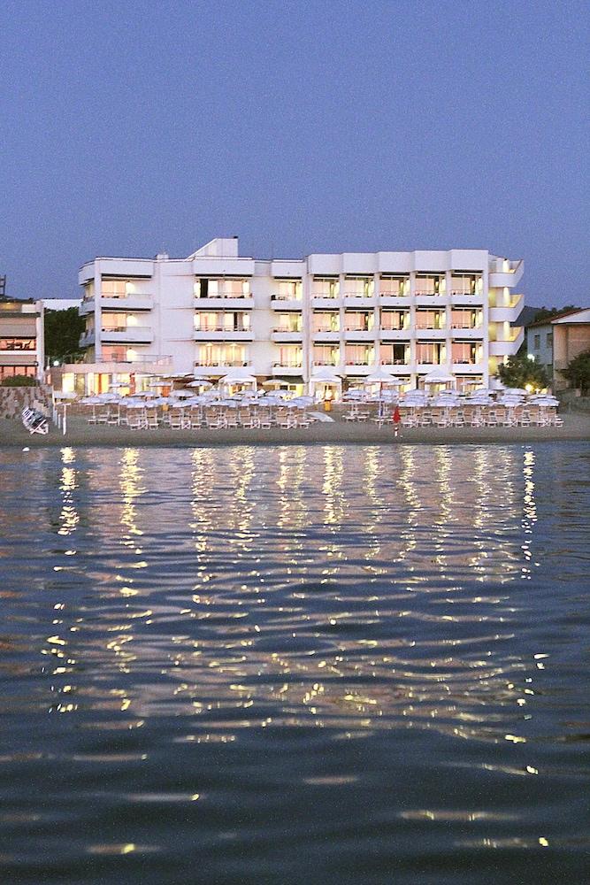 Hotel Sabbia d'Oro — hotel in San Vincenzo