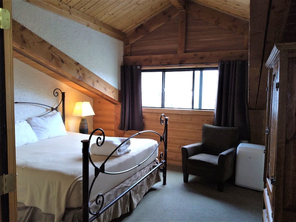 The Boulder Creek Lodge - photo 26