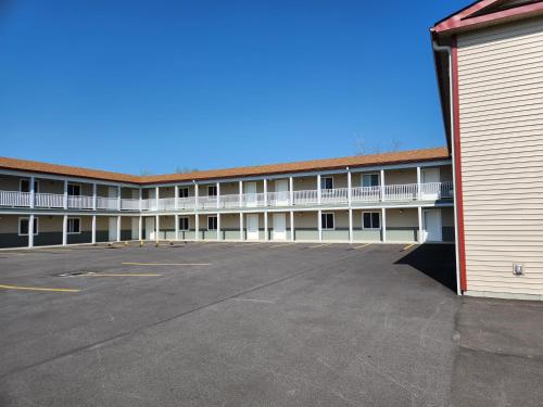 Stay Inn and Suites - photo 11