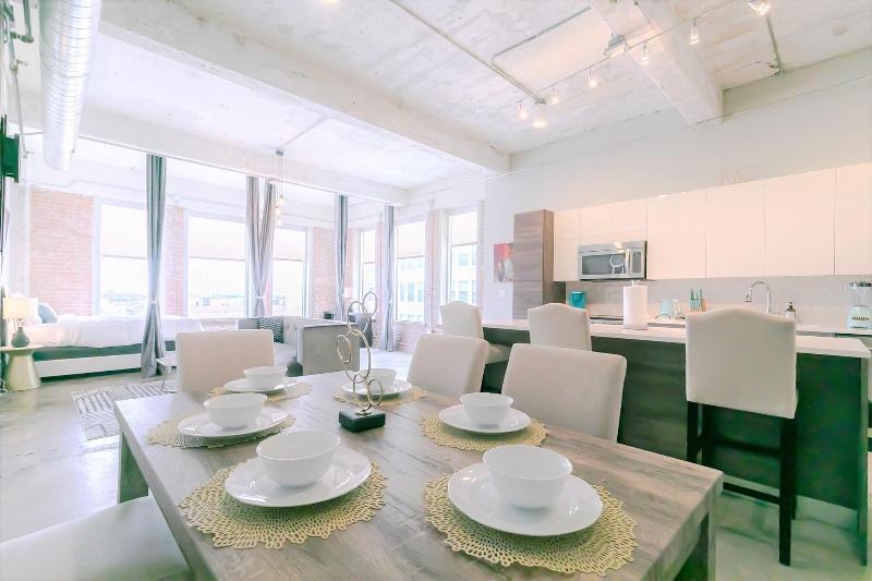 Luxury Downtown Dallas Stay by Amyfinehouse - photo 30