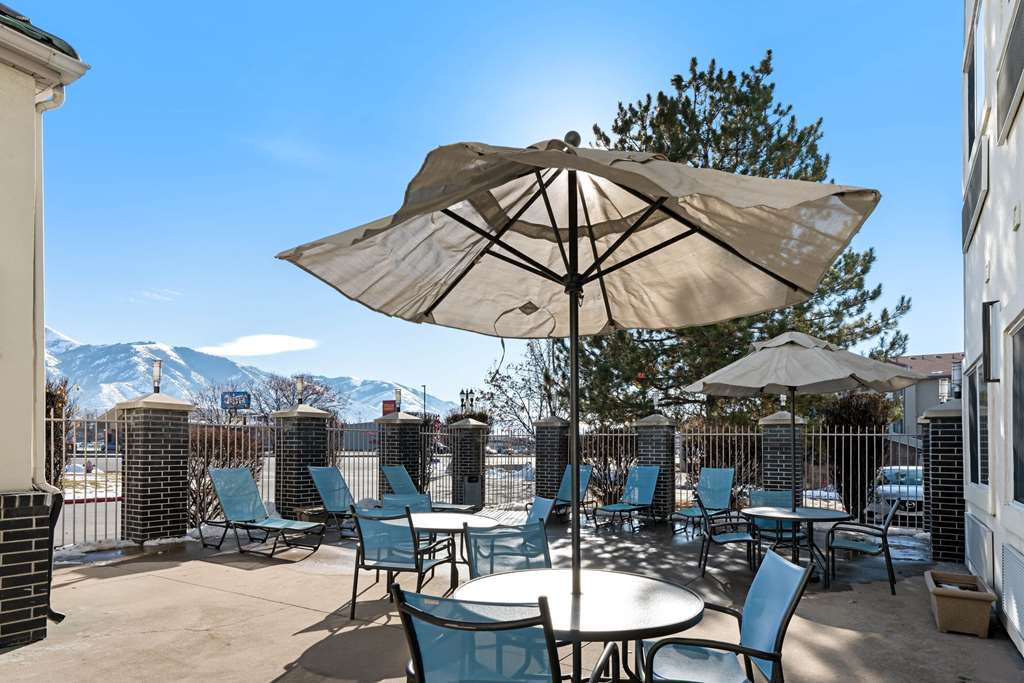 La Quinta Inn & Suites by Wyndham Logan - photo 29