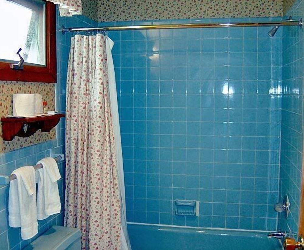 West Road Motel - photo 6