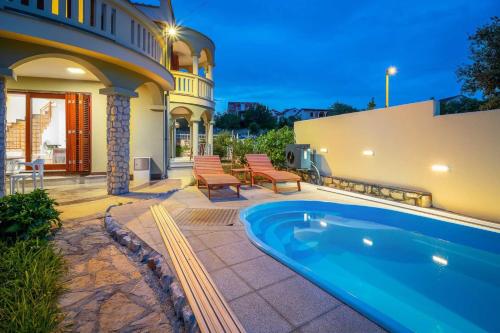 Charming Villa Rea with heated pool — 4-Star Luxury Hotel in Sveti Filip I Jakov, Croatia