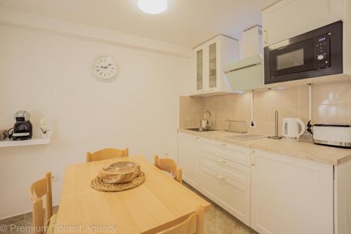 House Plaza near beach — 4-Star Luxury Hotel in Pag, Croatia