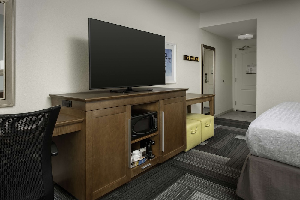 Hampton Inn Pittsburgh Monroeville - photo 9