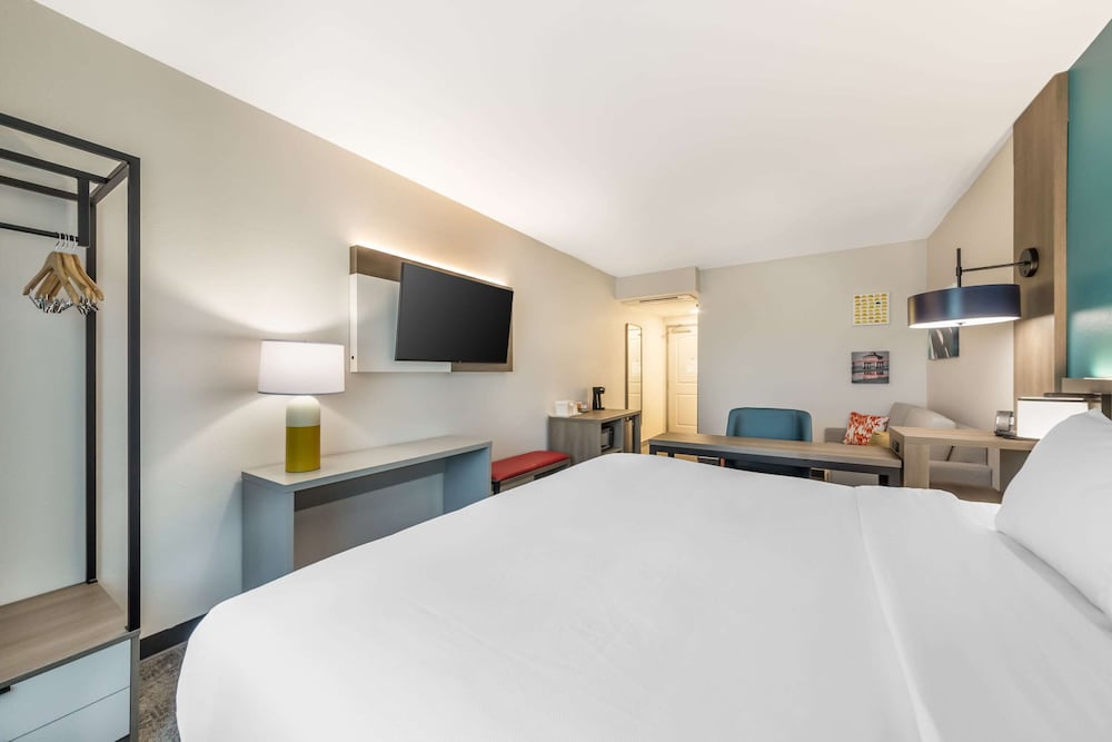 Comfort Suites Fort Myers East I 75 - photo 13