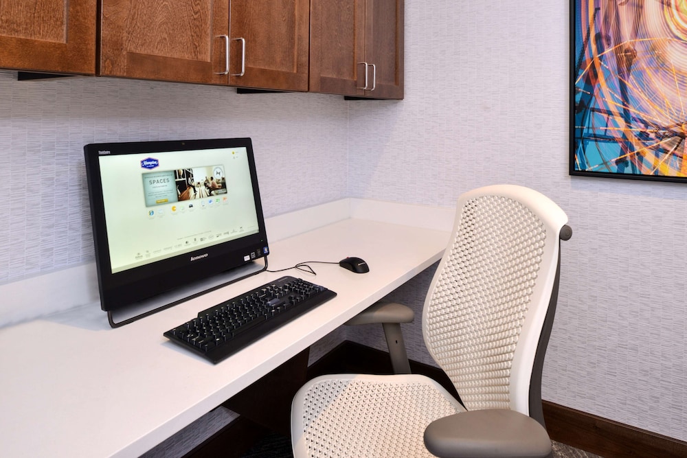 Hampton Inn & Suites Cincinnati Mason - photo 50