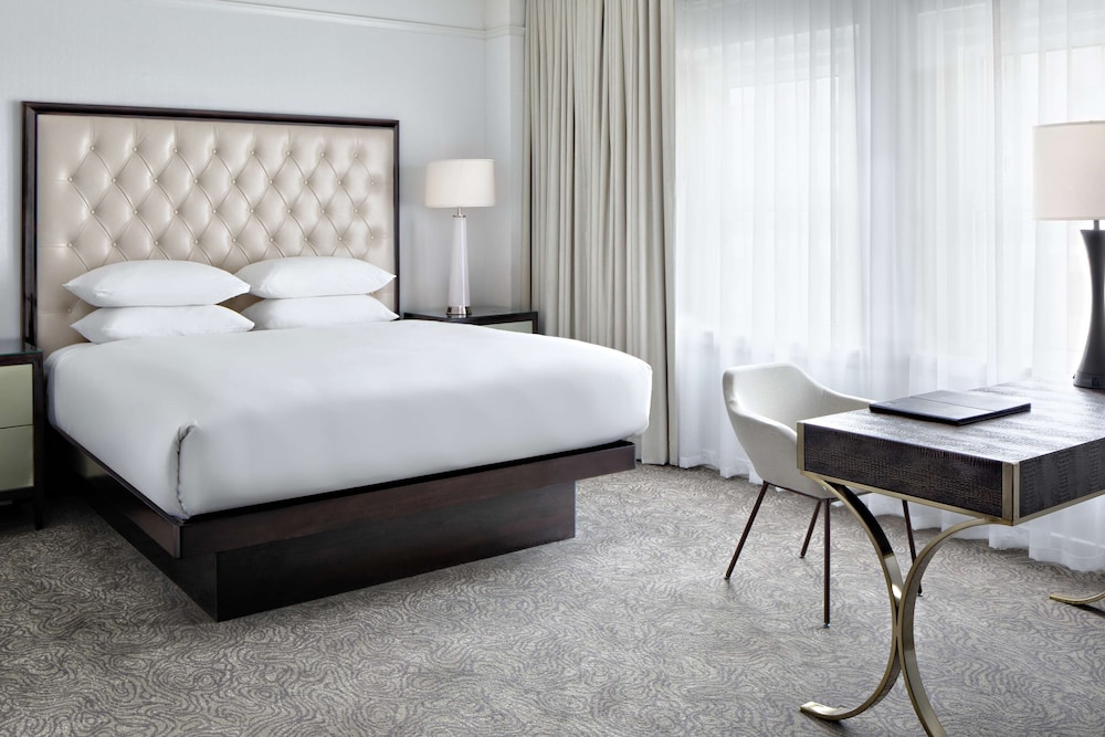 Amway Grand Plaza Curio Collection by Hilton - photo 25