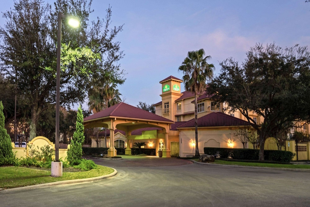 La Quinta Inn & Suites by Wyndham Houston West Park 10 - photo 25