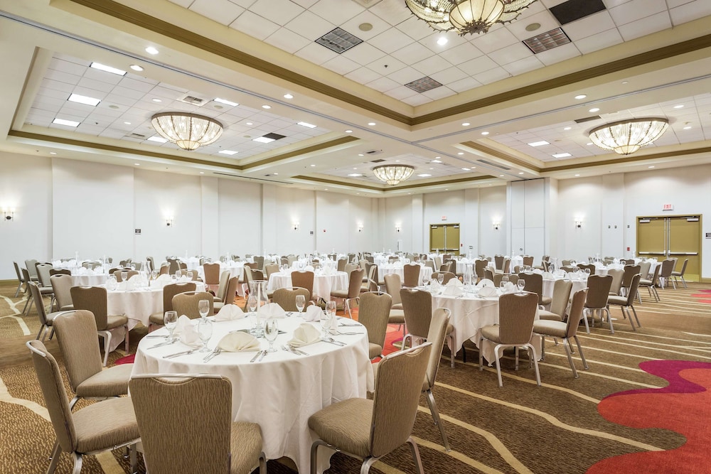 Hilton Garden Inn Fairfield - photo 39