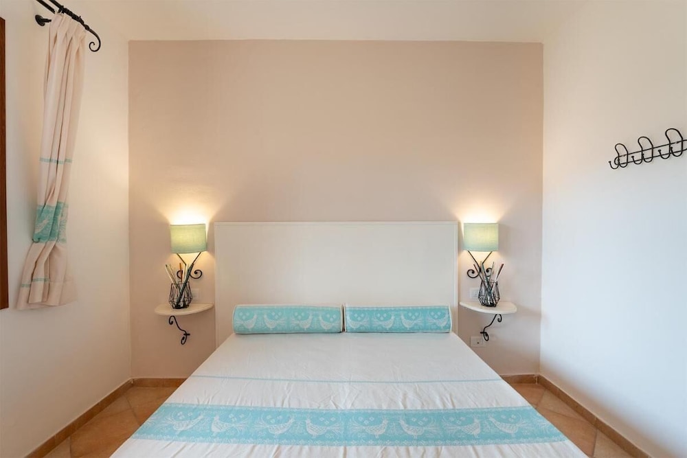 Relaxing Residence Baia dei Mirti B4 1 Bedroom Apartment Sleeps 4 bilo 4 — 4-Star Luxury Hotel in Aglientu, Italy
