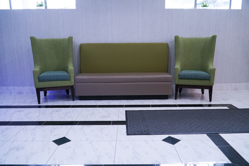 Hotel Mint JFK Airport - photo 5