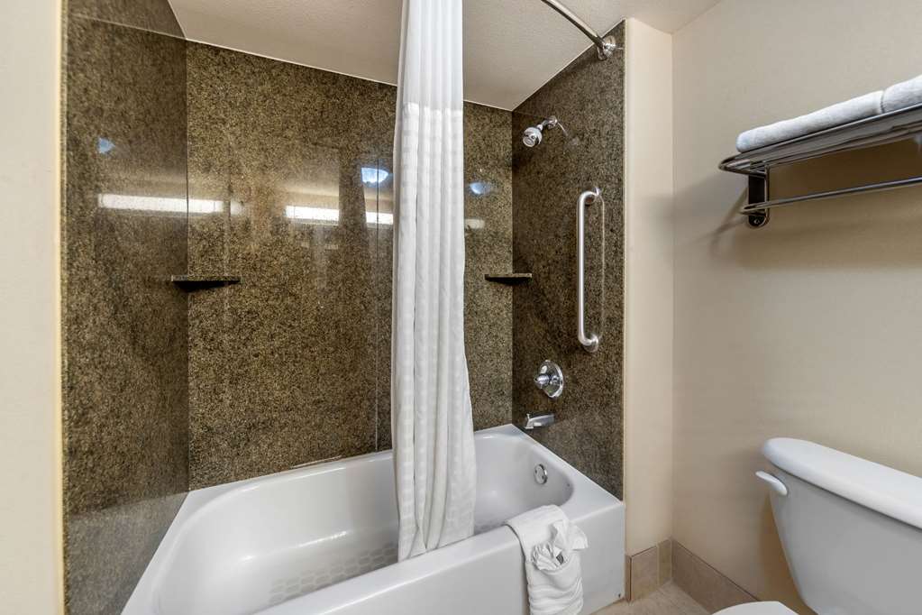 Comfort Inn & Suites Perry I 35 - photo 17