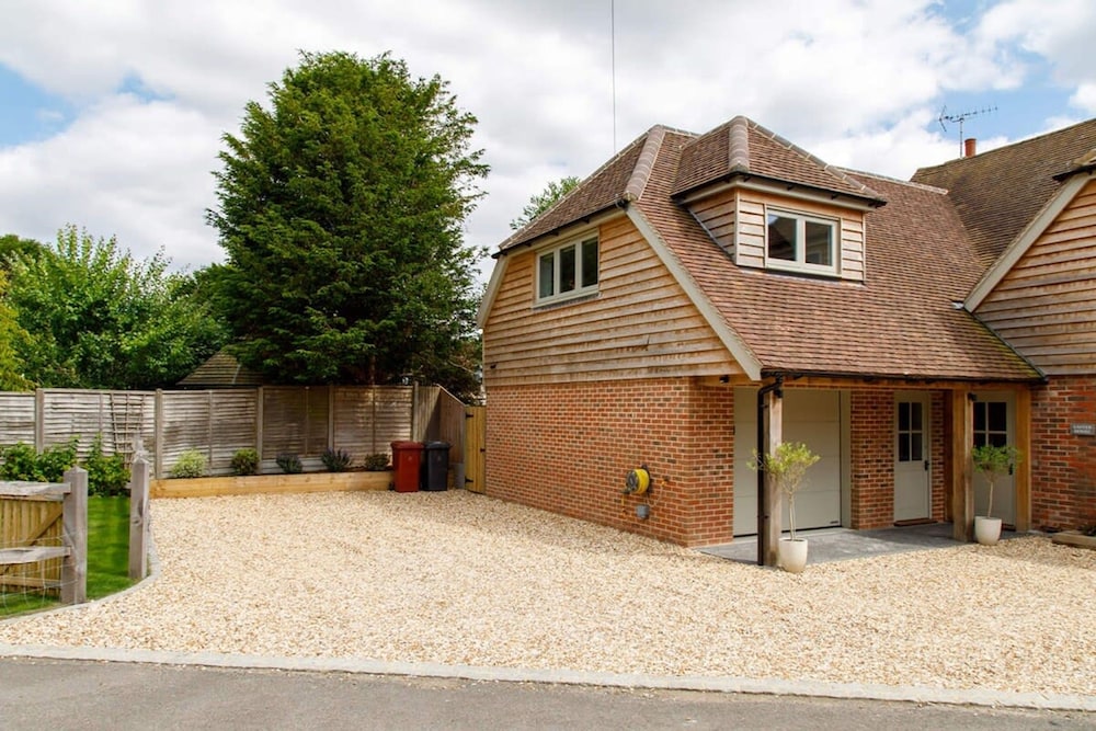Stylish Self Contained Countryside Accommodation in Chichester, United Kingdom