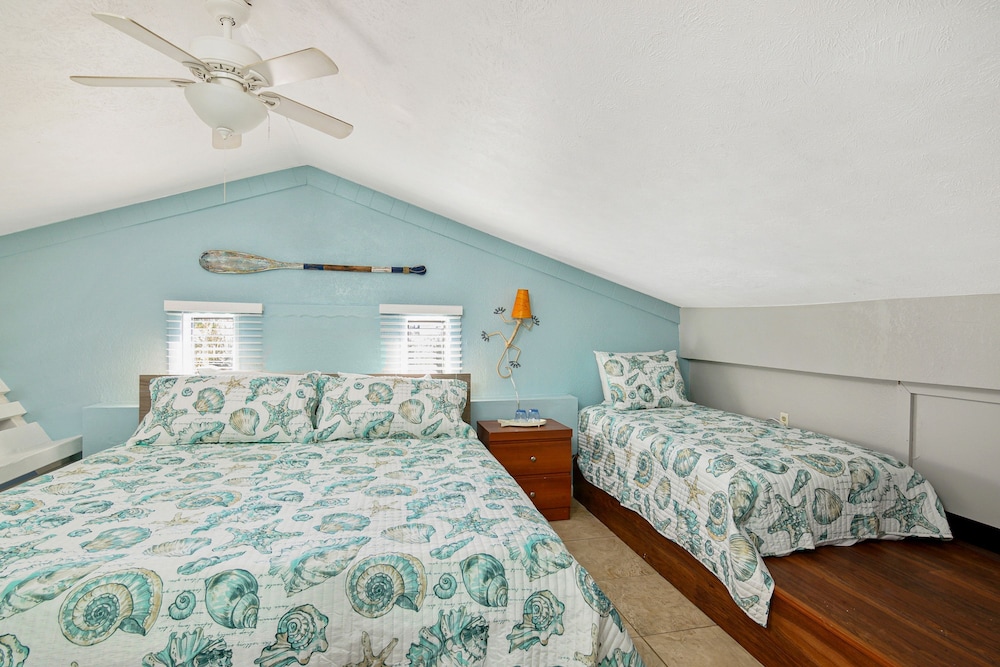 Latitude 26 Waterfront Resort & Marina - photo 3