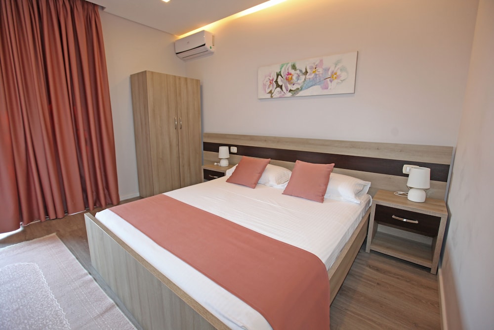 Hotel Star — hotel in Sarande