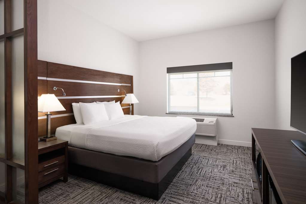 Best Western Plus College Station Inn & Suites - photo 21