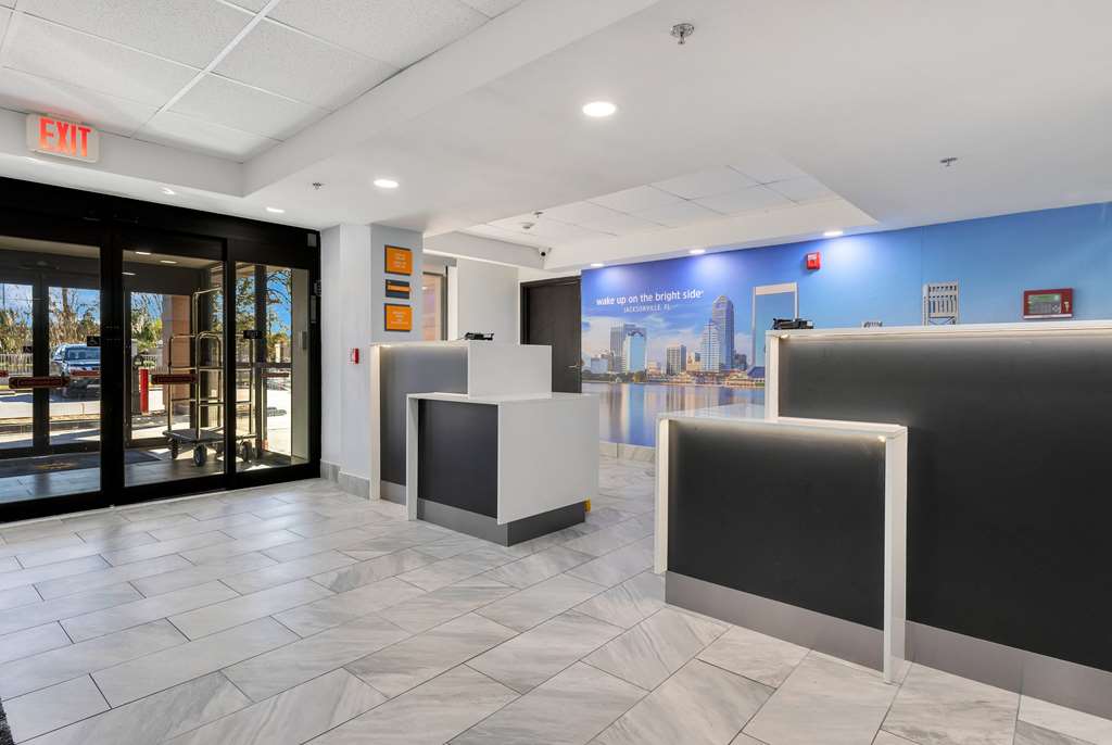 La Quinta Inn & Suites by Wyndham Jacksonville Mandarin - photo 9