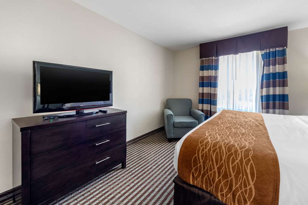 Comfort Inn & Suites Perry I 35 - photo 22