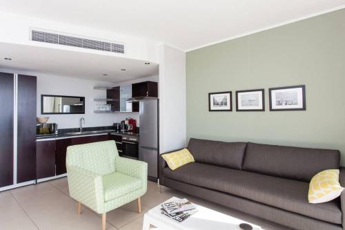 Fabulous 1 Bedroom De Waterkant Apt with WiFi and Parking