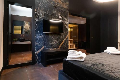 Black Room Suite and SPA — 4-Star Luxury Hotel in Carini, Italy