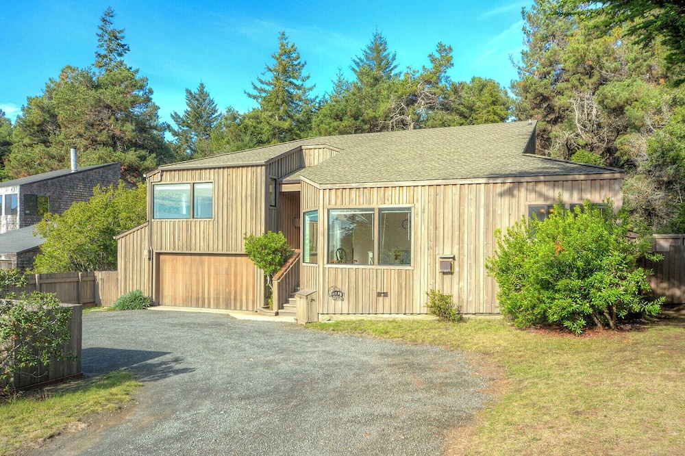 Pacific Splendor Private Hot Tub w Views in Sea Ranch, United States