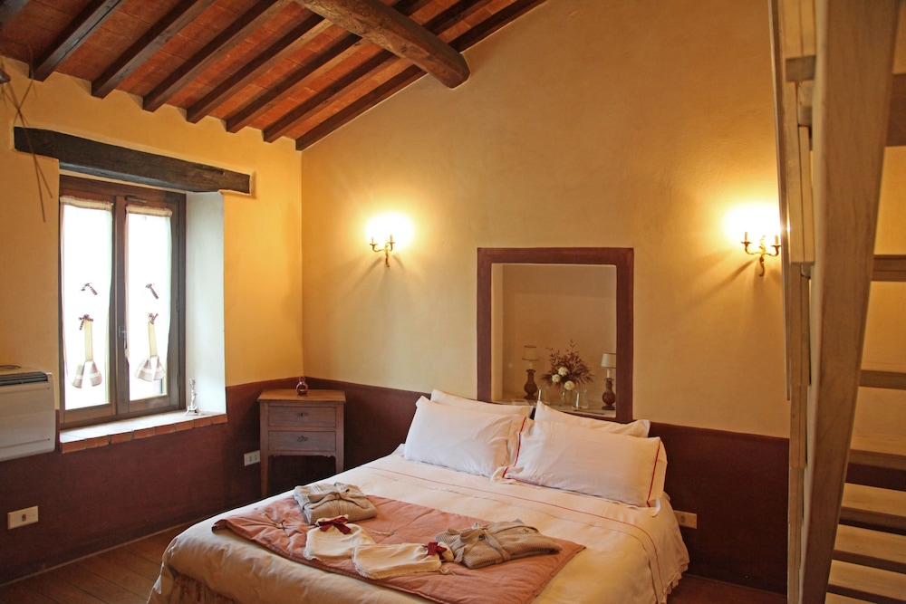 Agriturismo Tara — 4-Star Luxury Hotel in Amelia, Italy