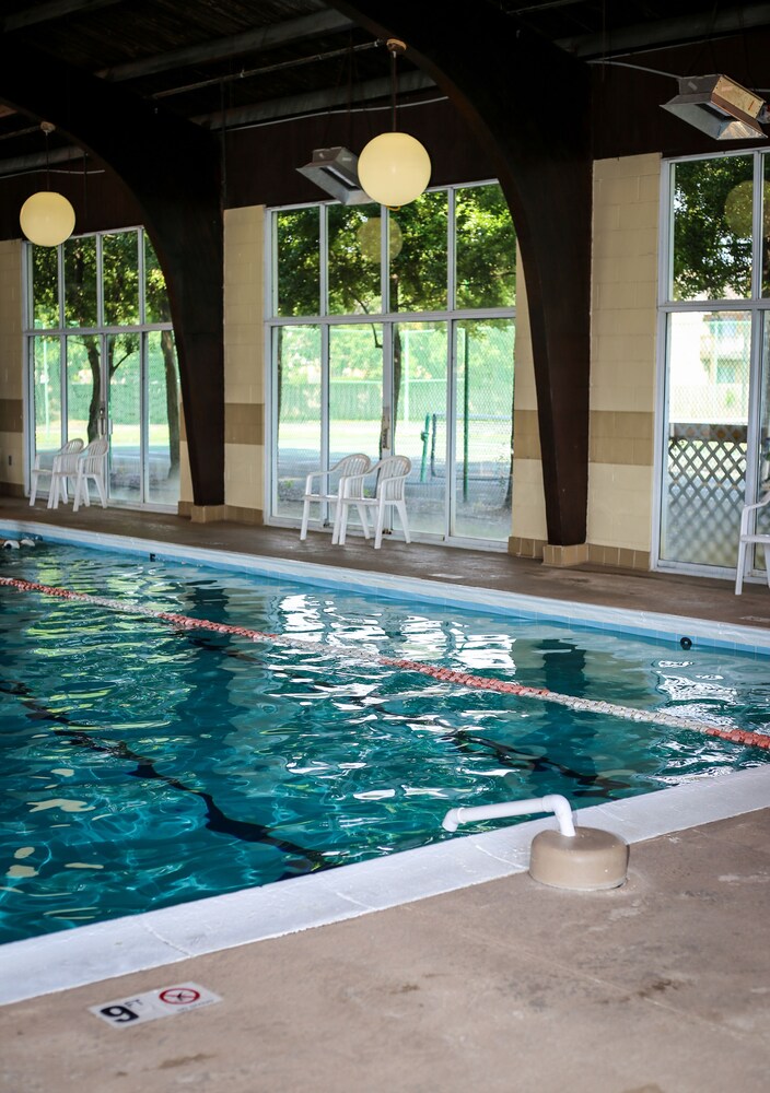 Breckinridge Inn - photo 9