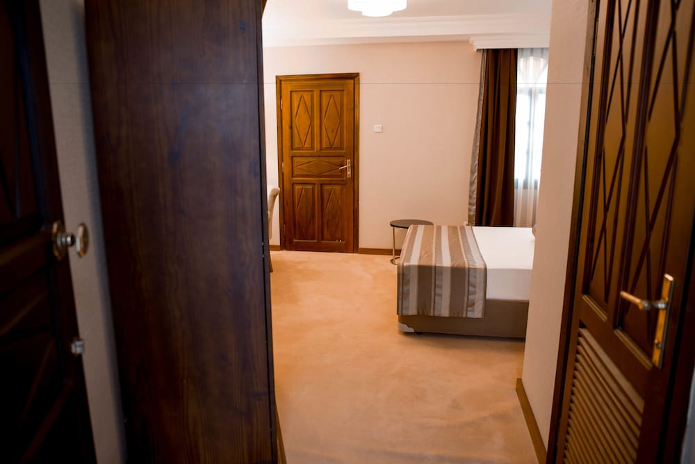 Hanzara Hotel — Ula — photo 4