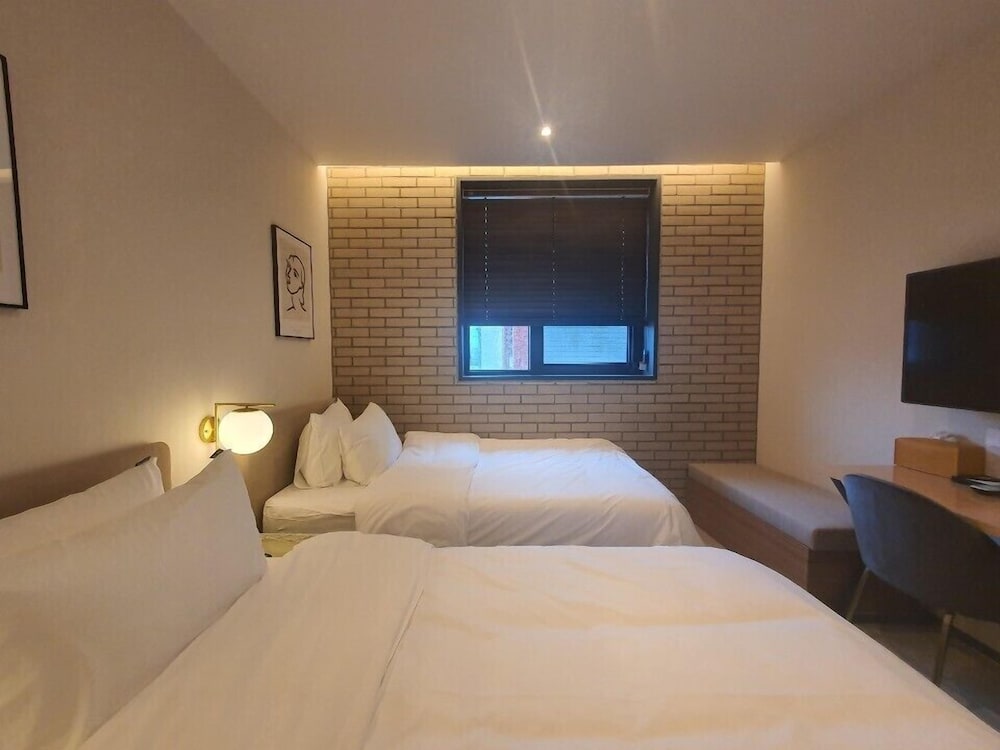 Seven Bricks Hotel — Gwangyang — photo 5