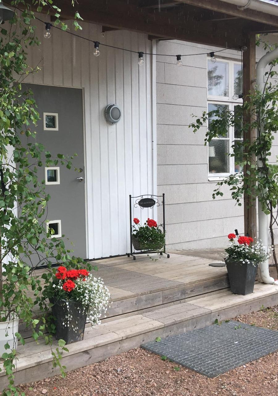 Stor lägenhet i Elofstorps Missionshus — 4-Star Luxury Hotel in Kristinehamn, Sweden