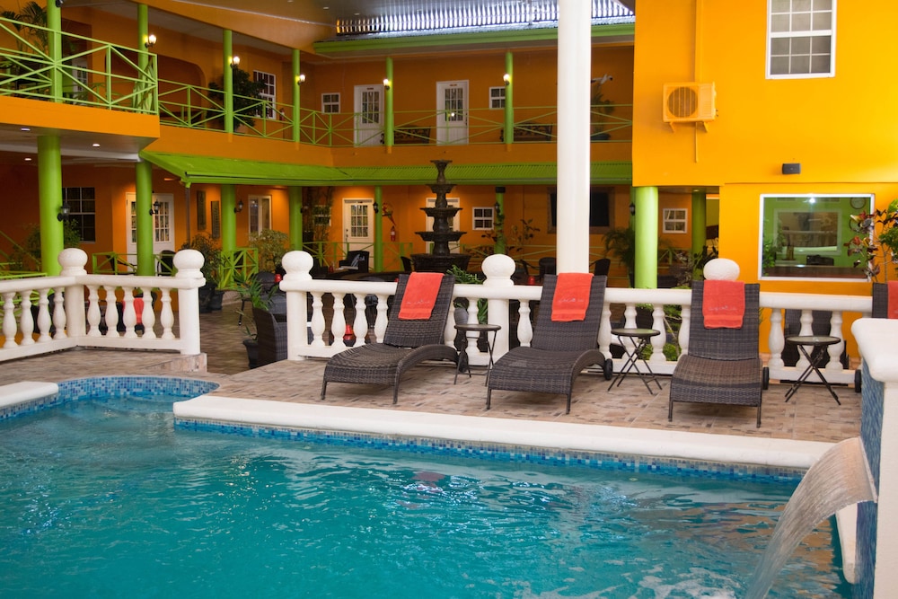 Beverly's Oasis Suites - carbon neutral hotel in Unknown City