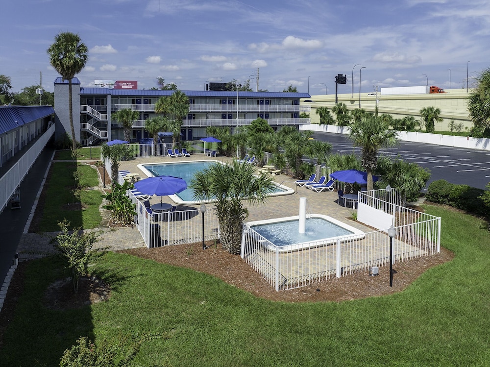 Days Inn by Wyndham Orlando Downtown - photo 40