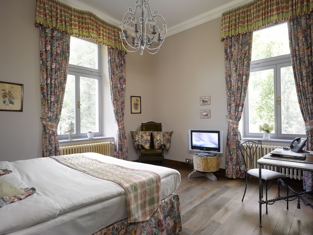 Chateau Mcely — Prague — photo 3