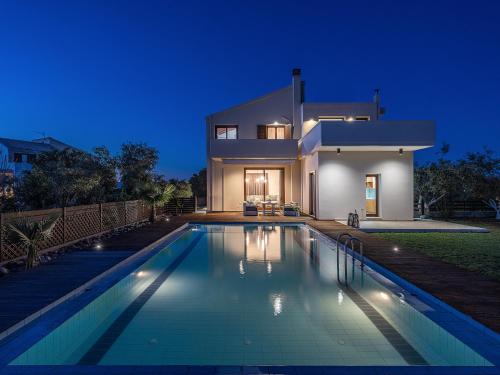 Villa Magia — 4-Star Luxury Hotel in Souda, Greece