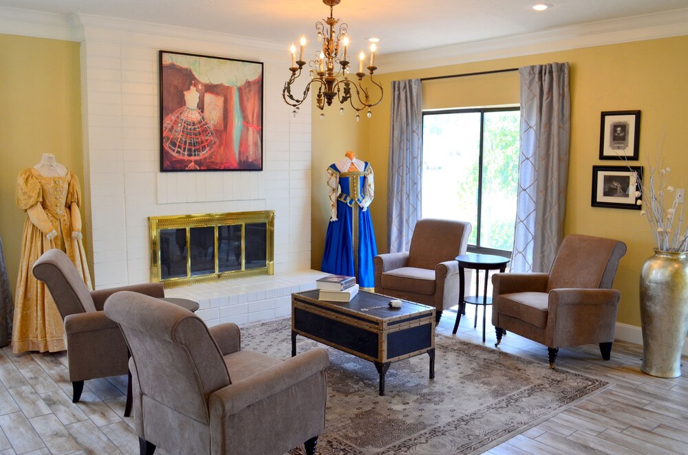 Stratford Court Hotel - photo 16