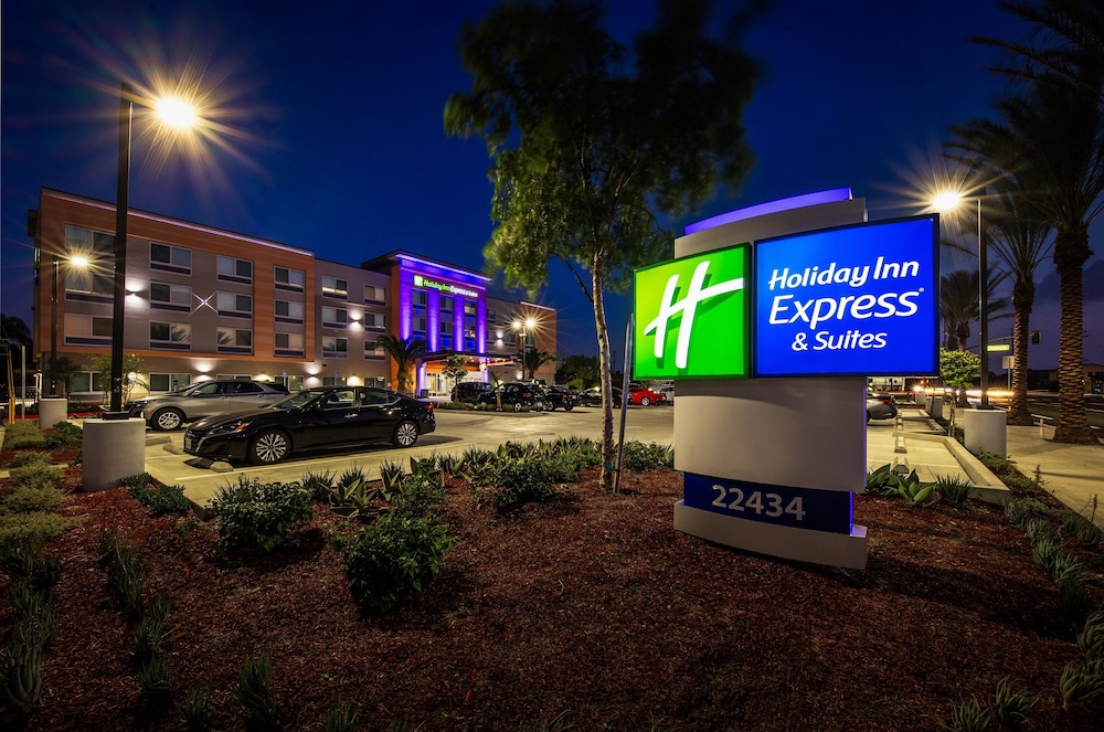 Holiday Inn Express & Suites Hawaiian Gardens by IHG - photo 53