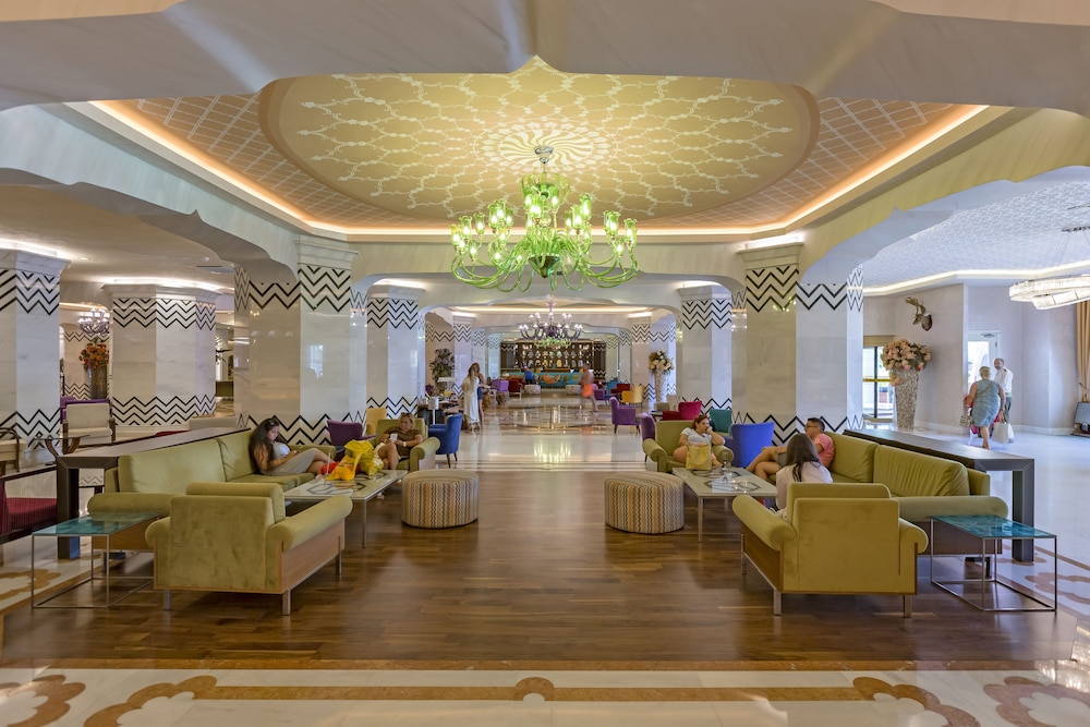 Royal Taj Mahal All Inclusive — Side — photo 3