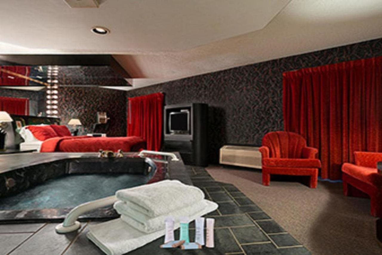Travelodge Inn and Suites Muscatine - photo 5