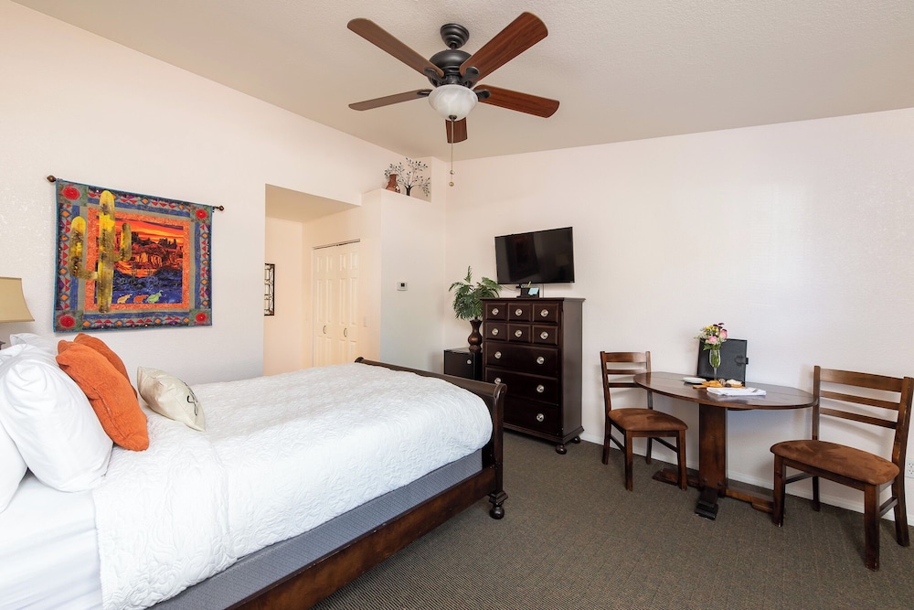 Whispering Creek Bed & Breakfast - photo 10